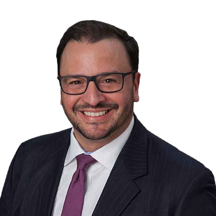 Oscar Santos headshot